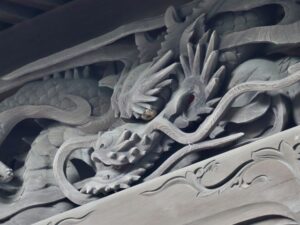 向拝の龍