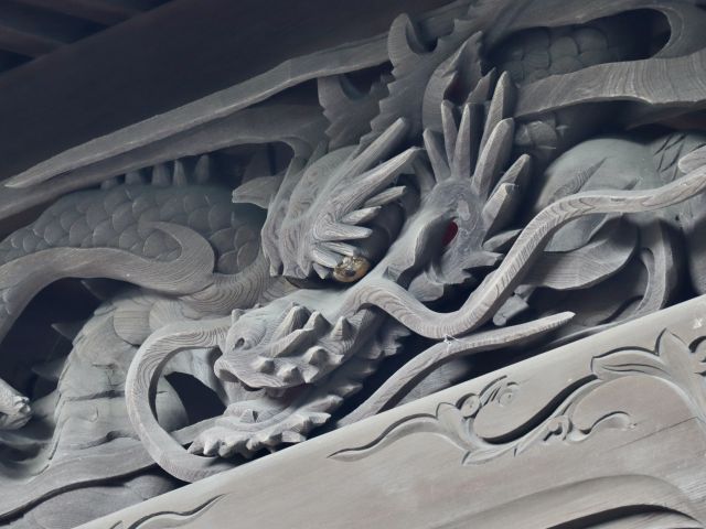 向拝の龍