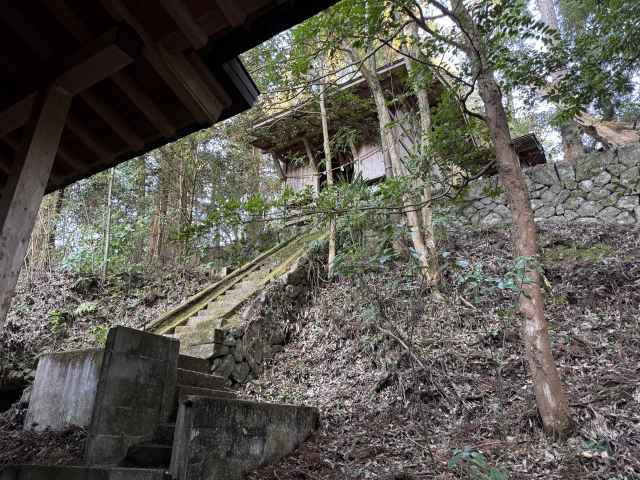 根渡神社御本殿覆屋