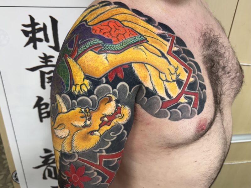 九尾の狐　肩額五分袖