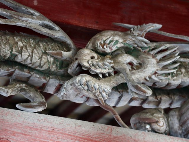 向拝の龍