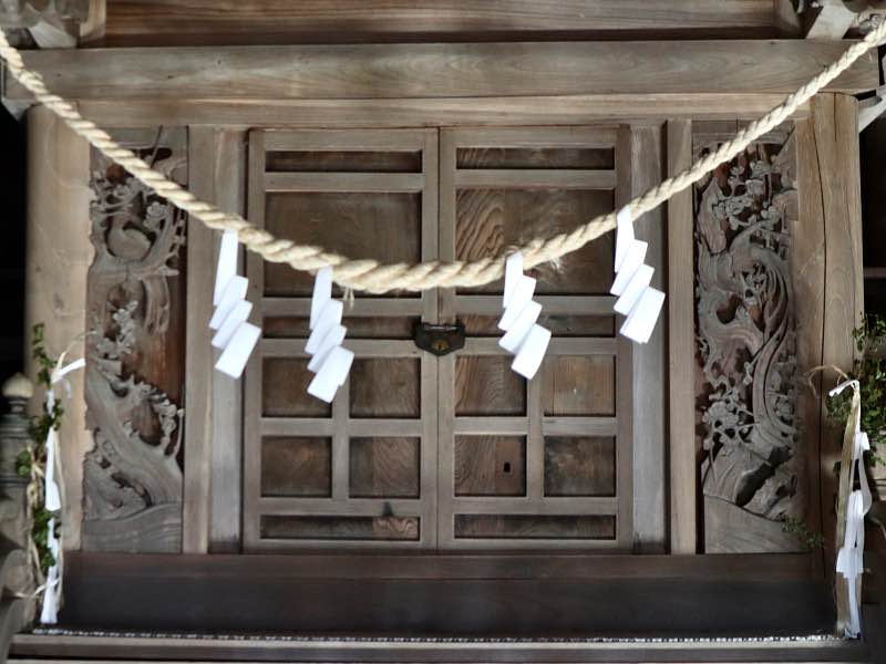 熊野神社御本殿正面扉