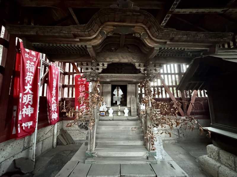 稲荷大明神御本殿