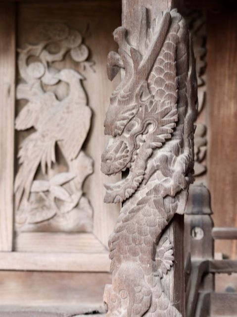 向拝柱の龍