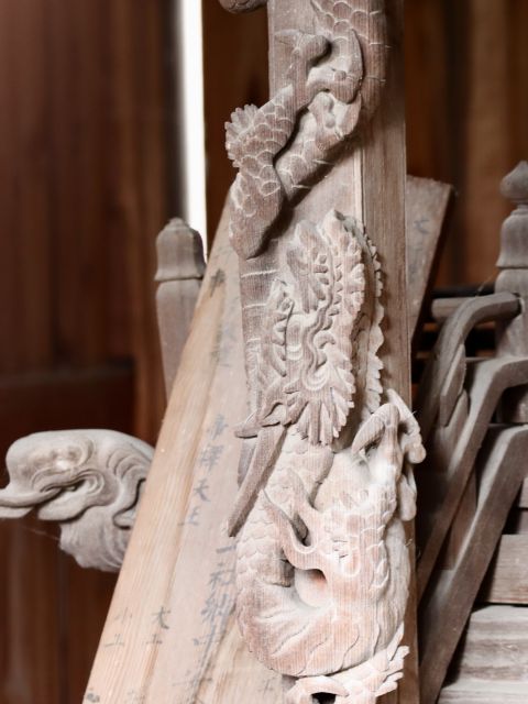 向拝柱の龍