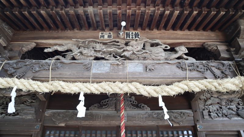 向拝の龍