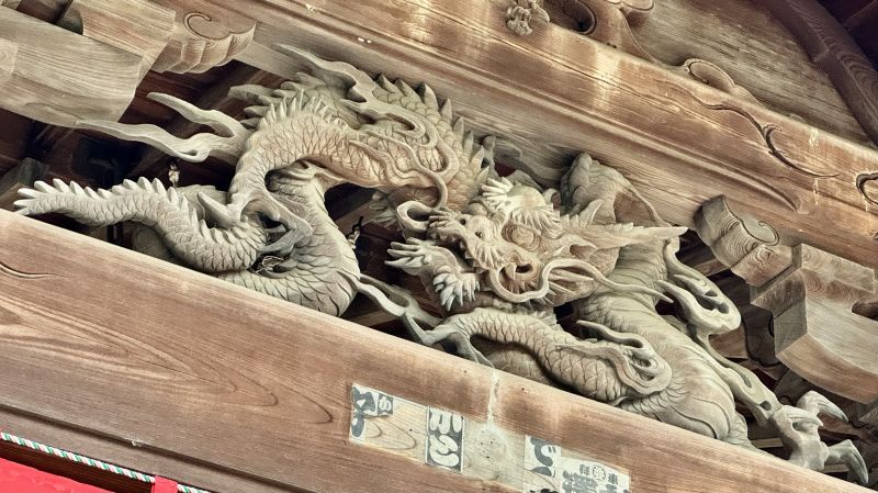 向拝の龍