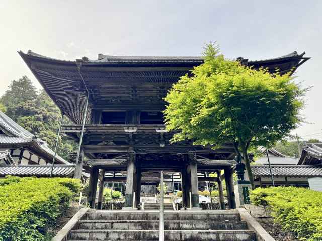 石雲院山門