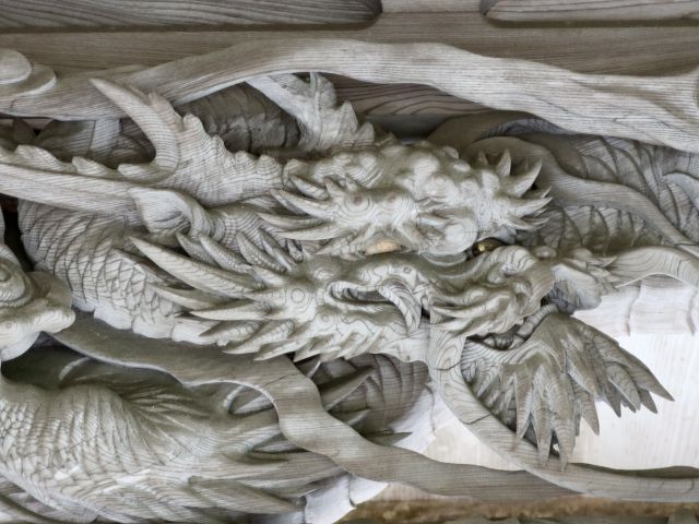 石雲院山門の龍