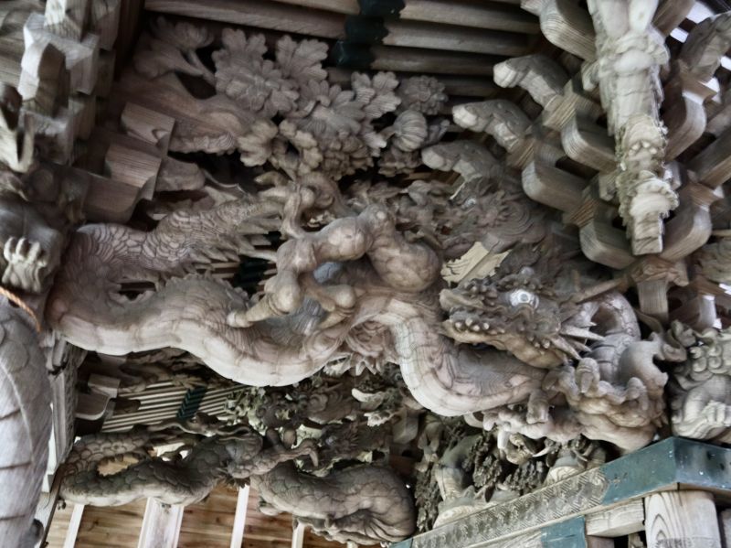 海老虹梁の龍