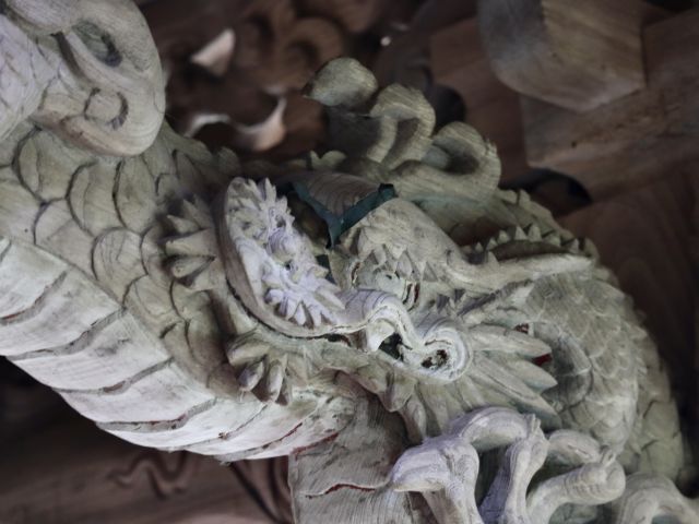 海老虹梁の龍